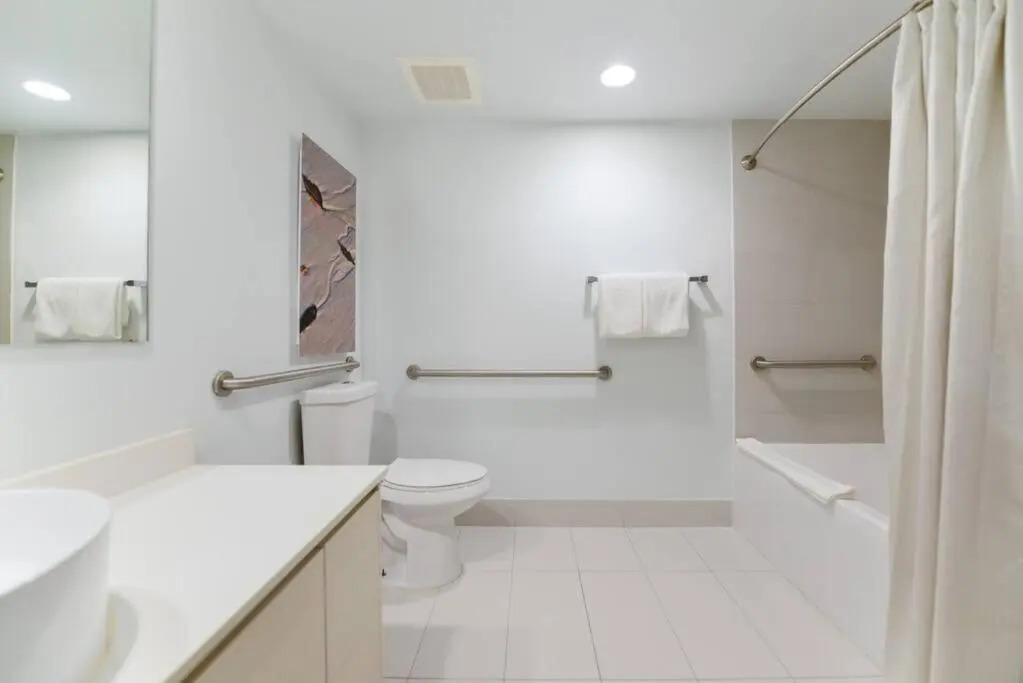 Awesome 2BR Condo @Beachwalk Resort W/Pool