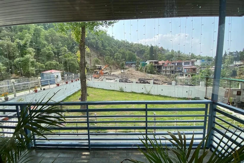 Mountain Midst