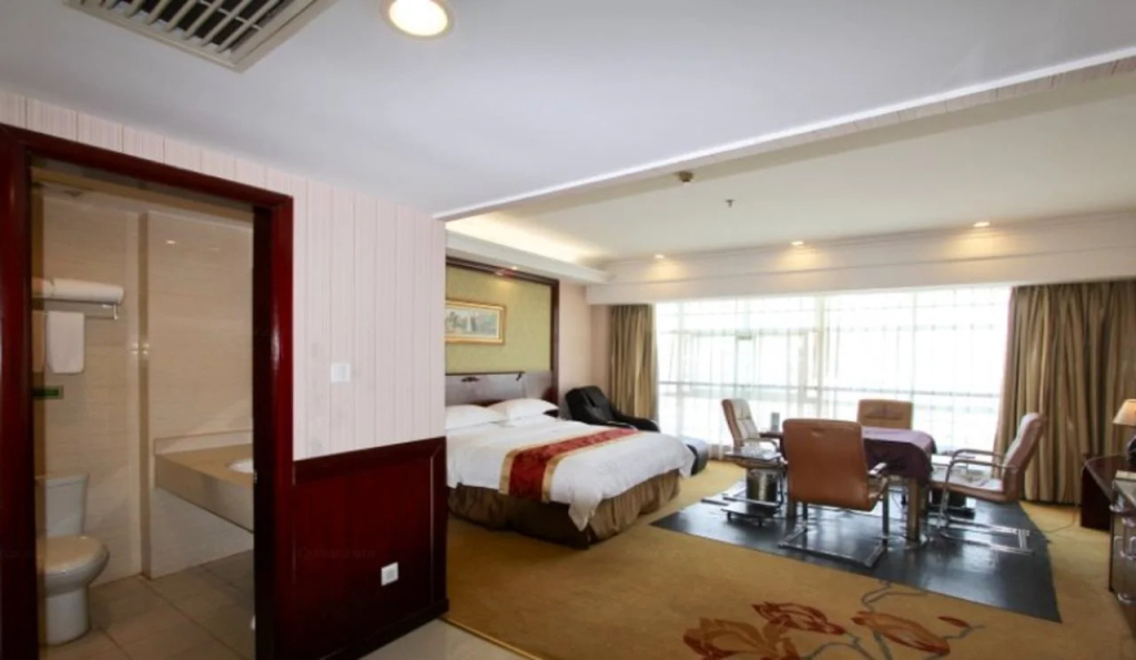 Vienna Hotel Zhejiang Haining Yancang Branch