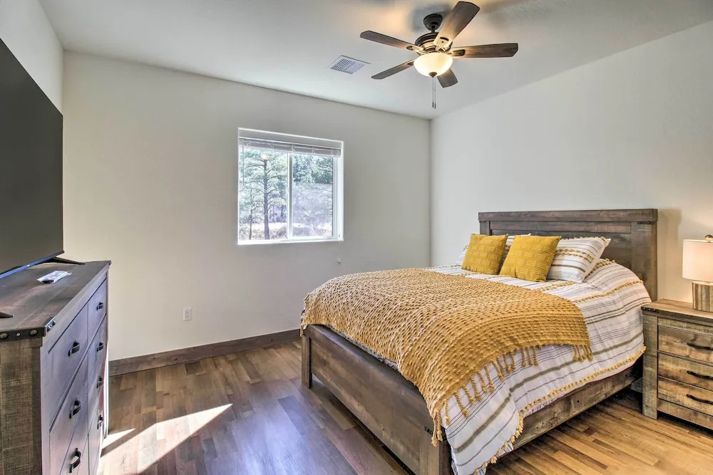 Pet-Friendly Show Low Cabin: Near Hiking