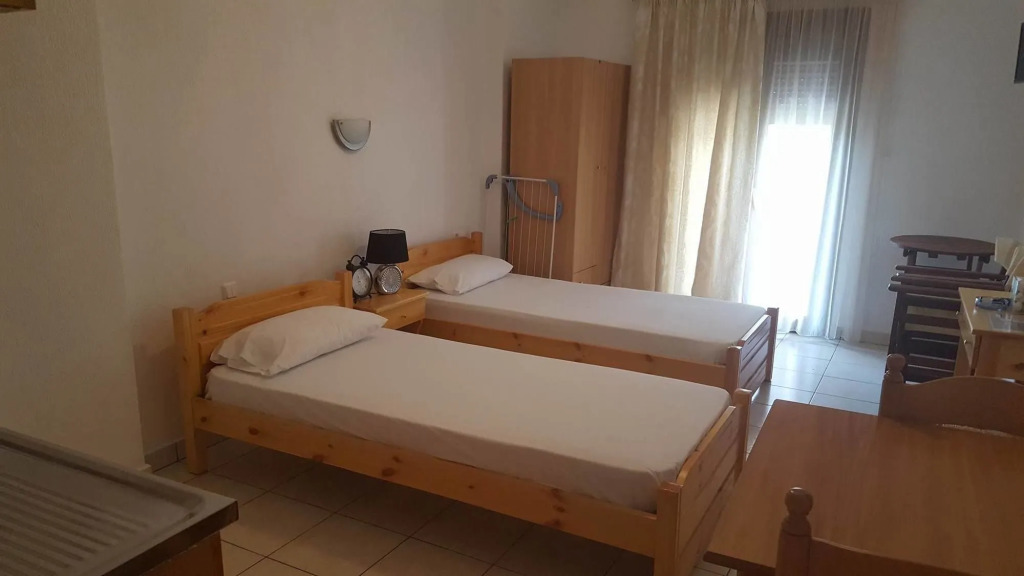 Mantos Rooms