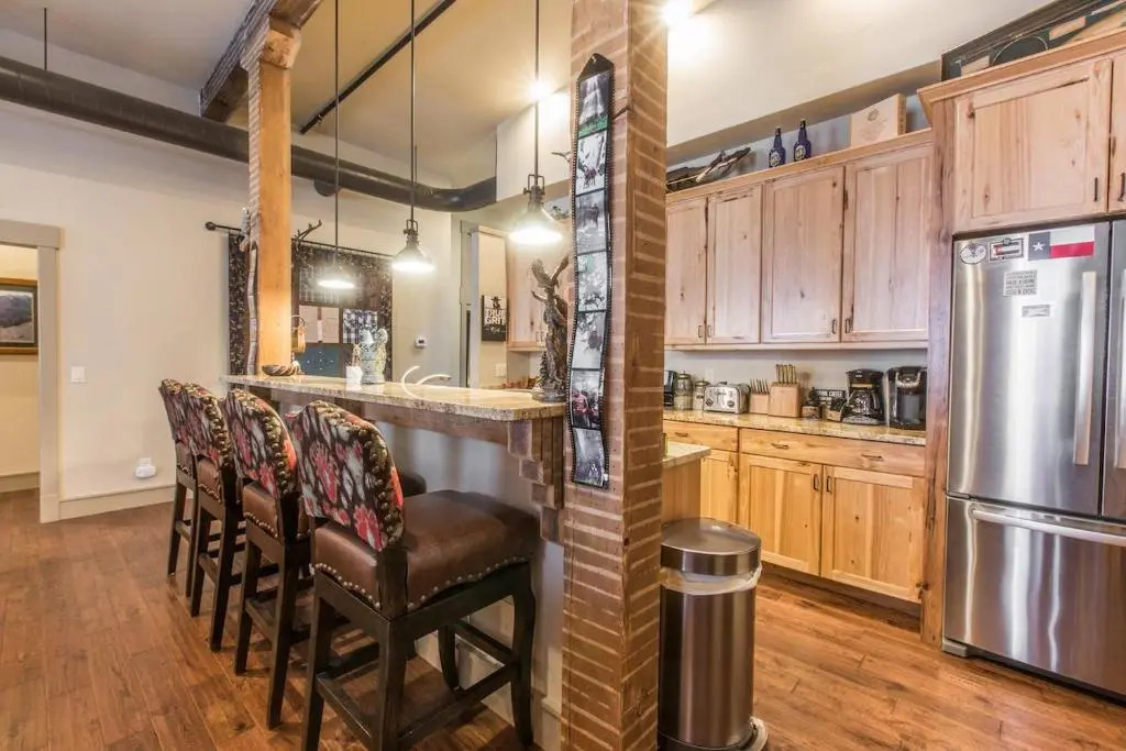 708 Main St Unit 4