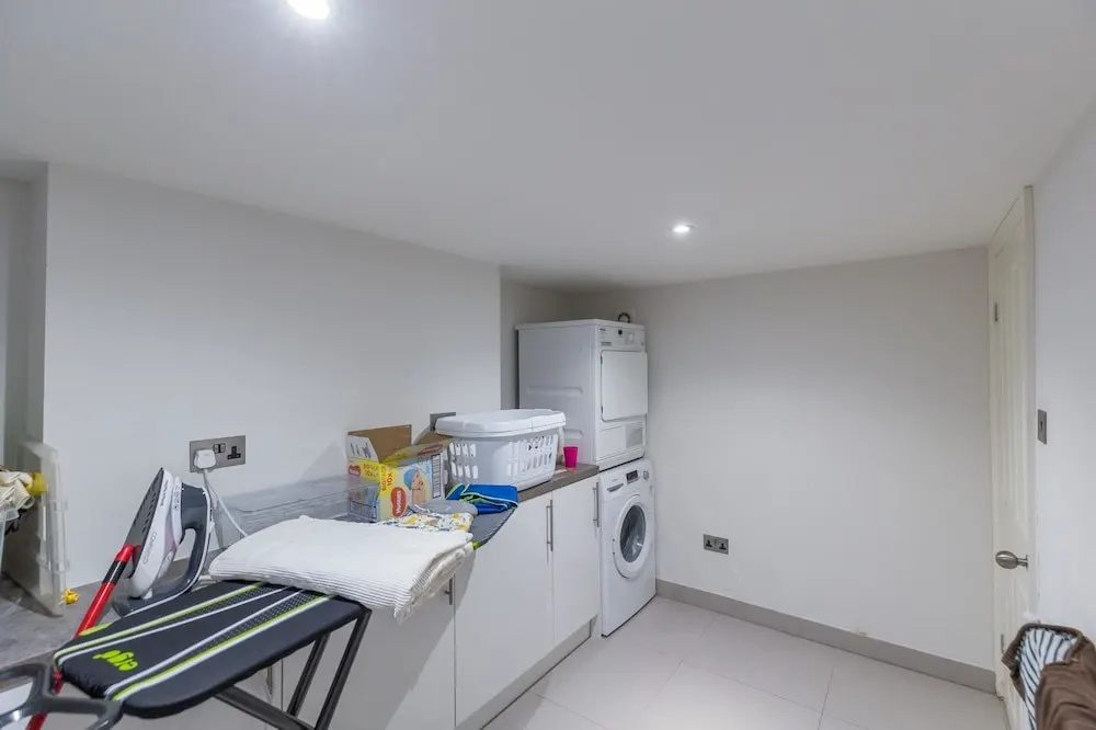 Stunning Spacious 3BD House With Garden - Sleeps 6