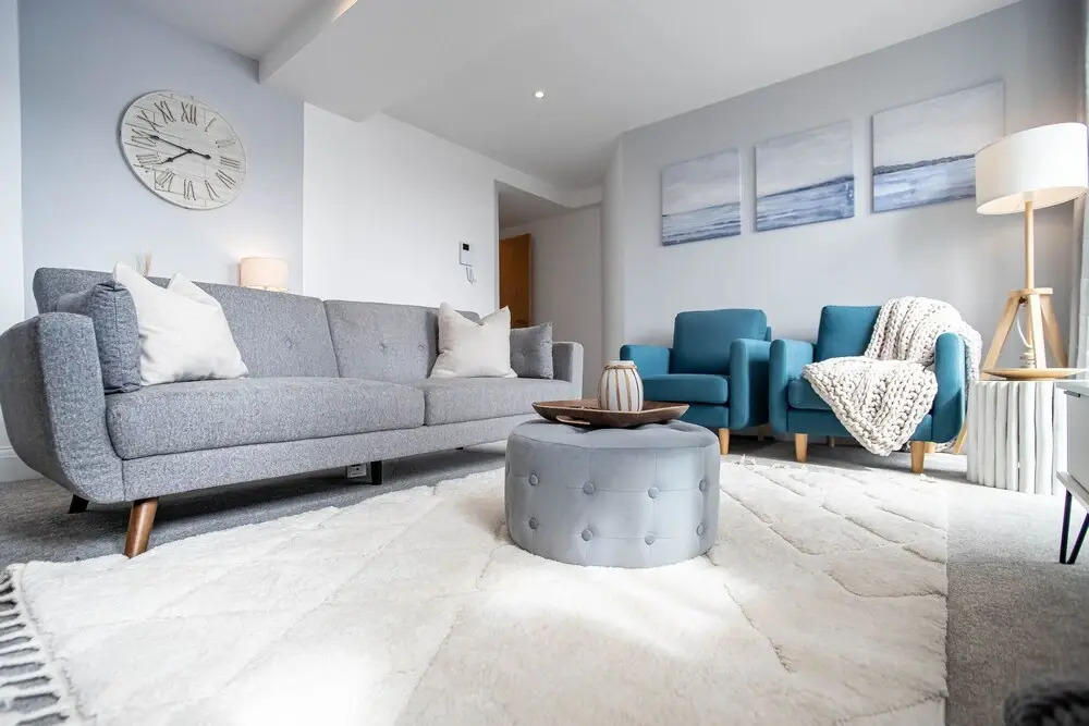 Super Luxe 2 Bed Apartment Torquay - Stunning Harbour View - Near Babbacoombe & Beach.