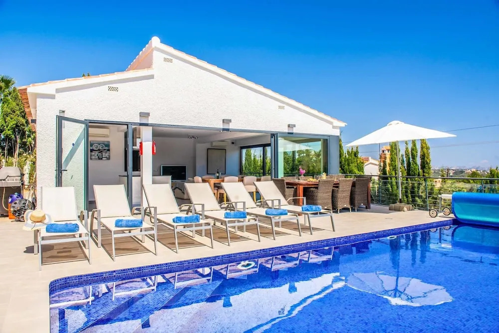 Villa Moderna - PlusHolidays