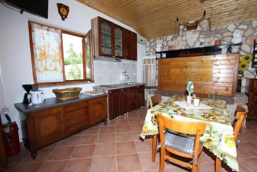 Holiday House Nar