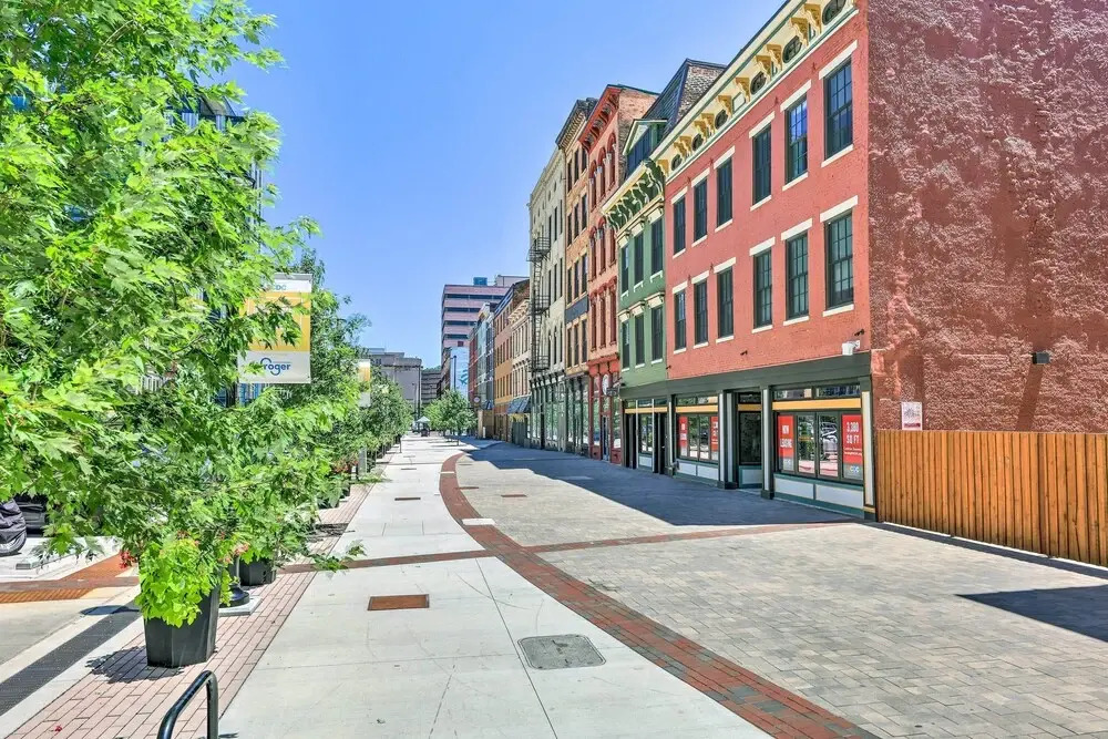 Contemporary Cincinnati Condo - Pets Allowed!