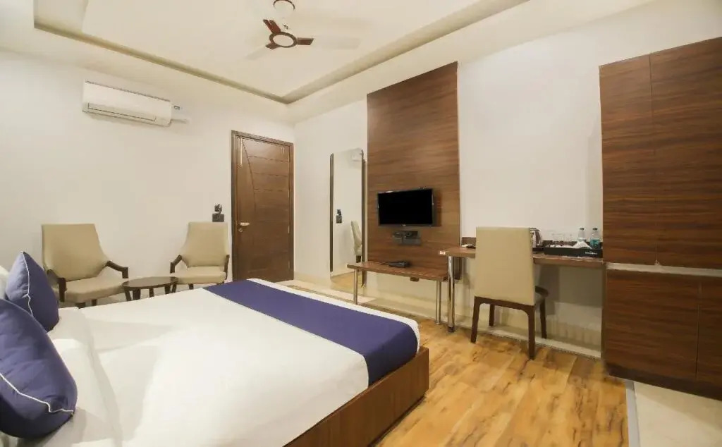 SilverKey Executive Stays 29058 Saket