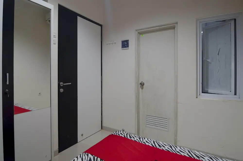 RedDoorz near Lawang Sewu