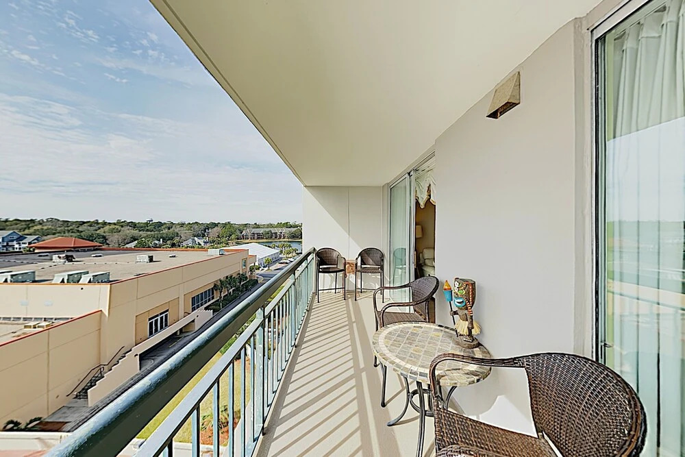 New Listing! Oceanfront Escape W/ Pool, Epic Views 3 Bedroom Condo