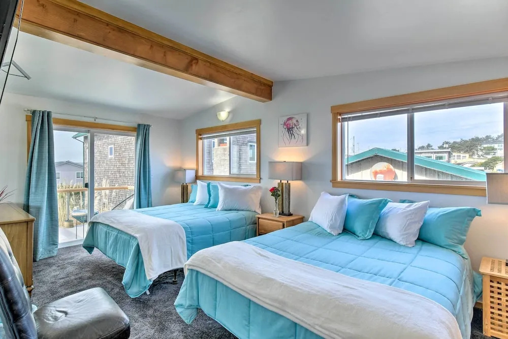 Coastal Retreat: Deck, Ocean Views + Walk to Beach