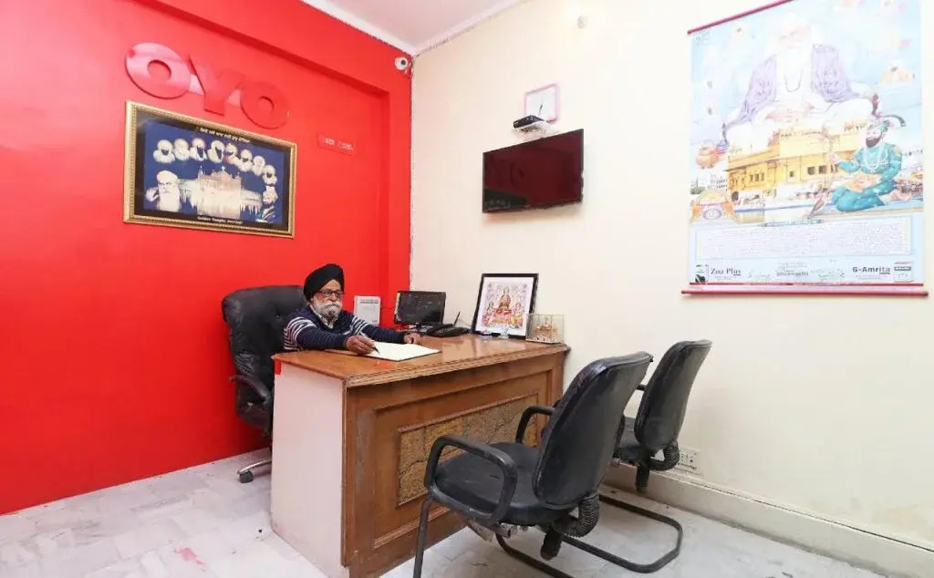 Royal Guest House By OYO Rooms