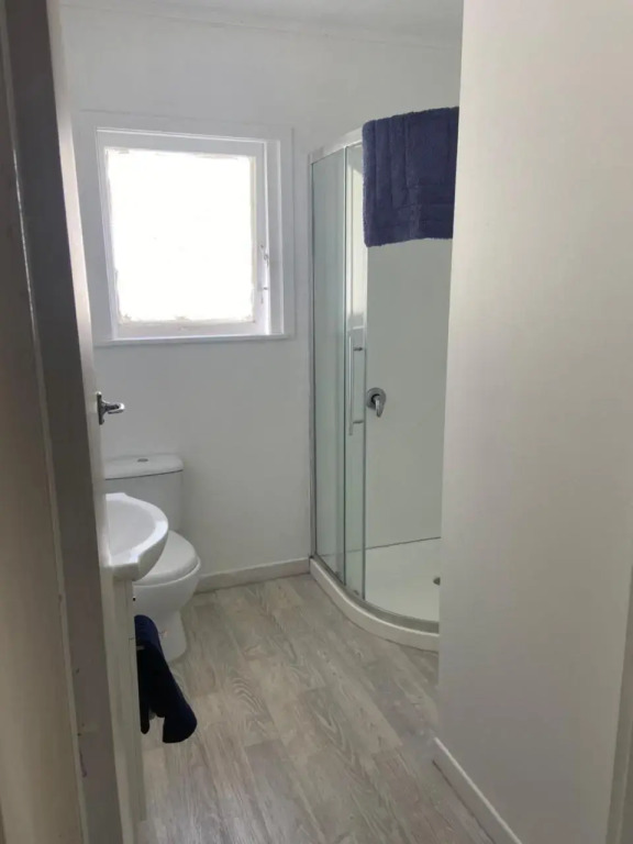 3-bedroom unit within walking distance to city