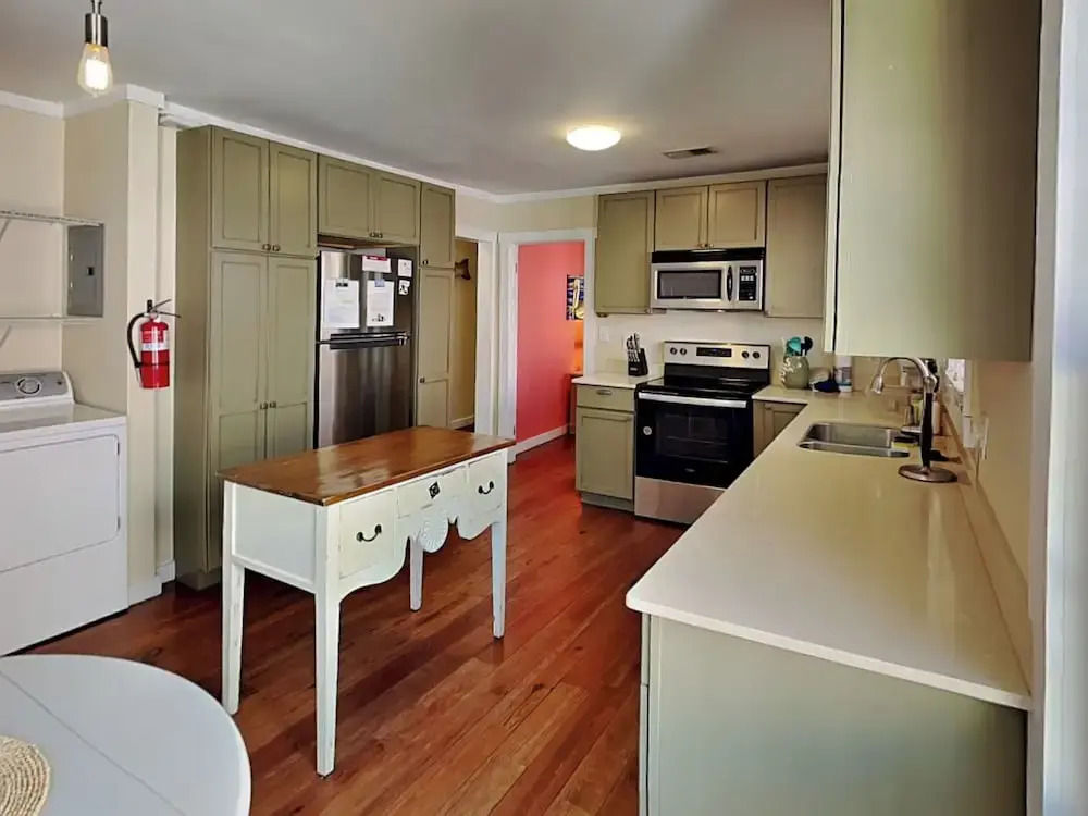 CB Sunshine Cottage by Carolina Retreats