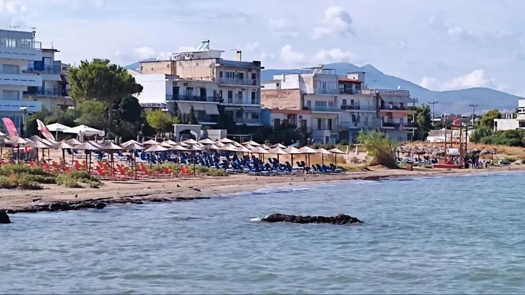 Beautiful Choice - near Athens airport - 50m from the sea - IQ+