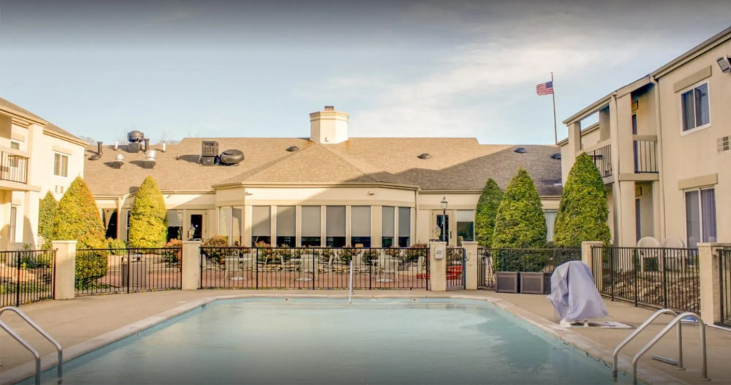 Club Hotel Nashville Inn & Suites