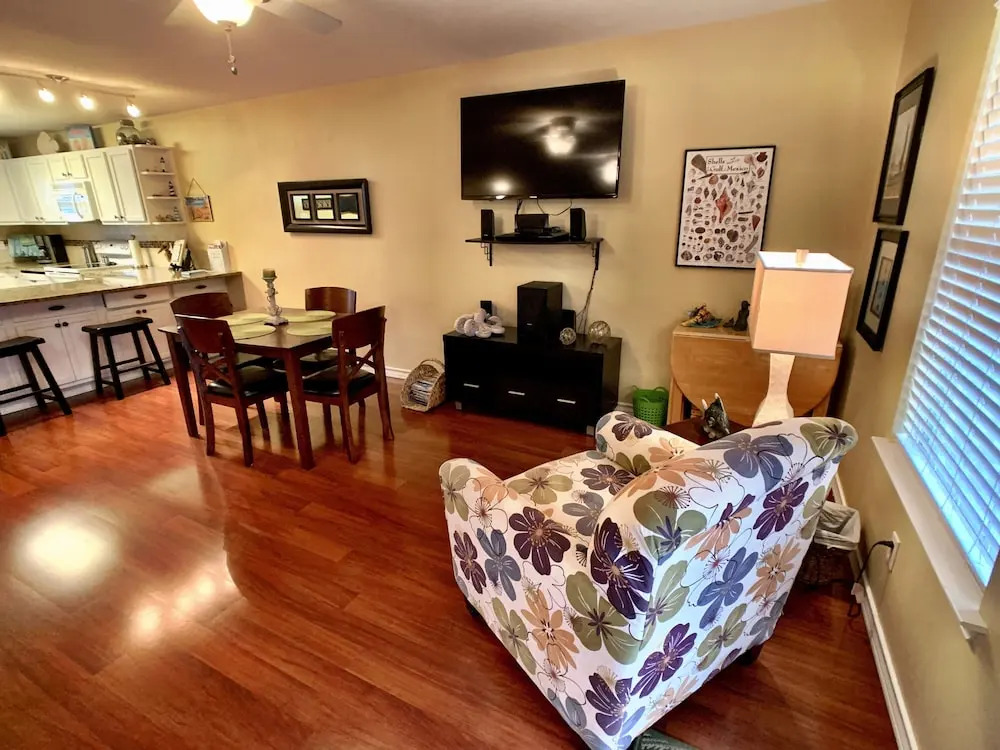 Looney Dunes - 3 Br Home