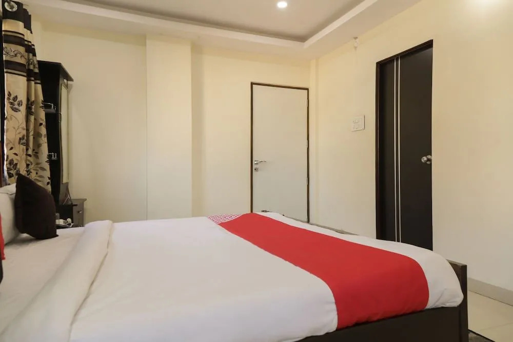 OYO 28089 Uk Service Apartment