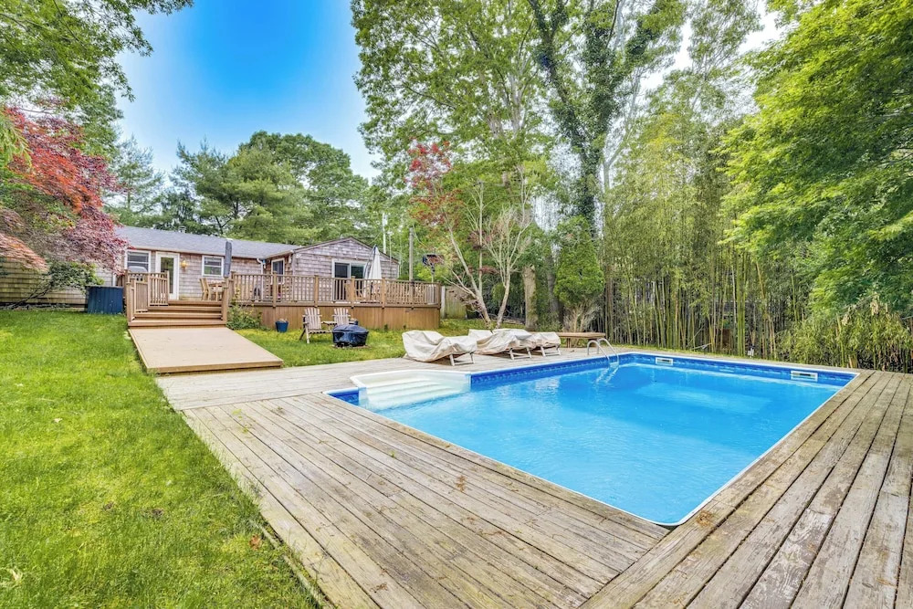 Hamptons Vacation Rental w/ Saltwater Pool