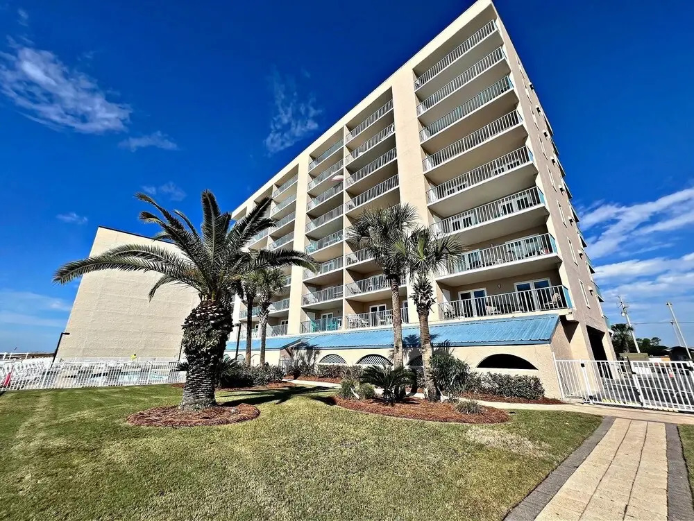 Surf Side Shores 1405 by RedAwning