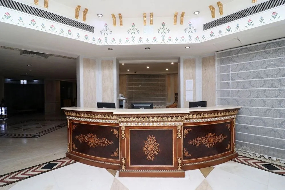 Oyo 25046 Hotel The Orient Taj