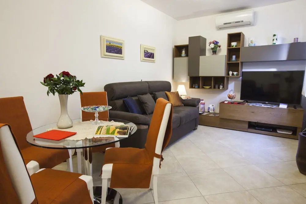 The Golden House Florence Suite