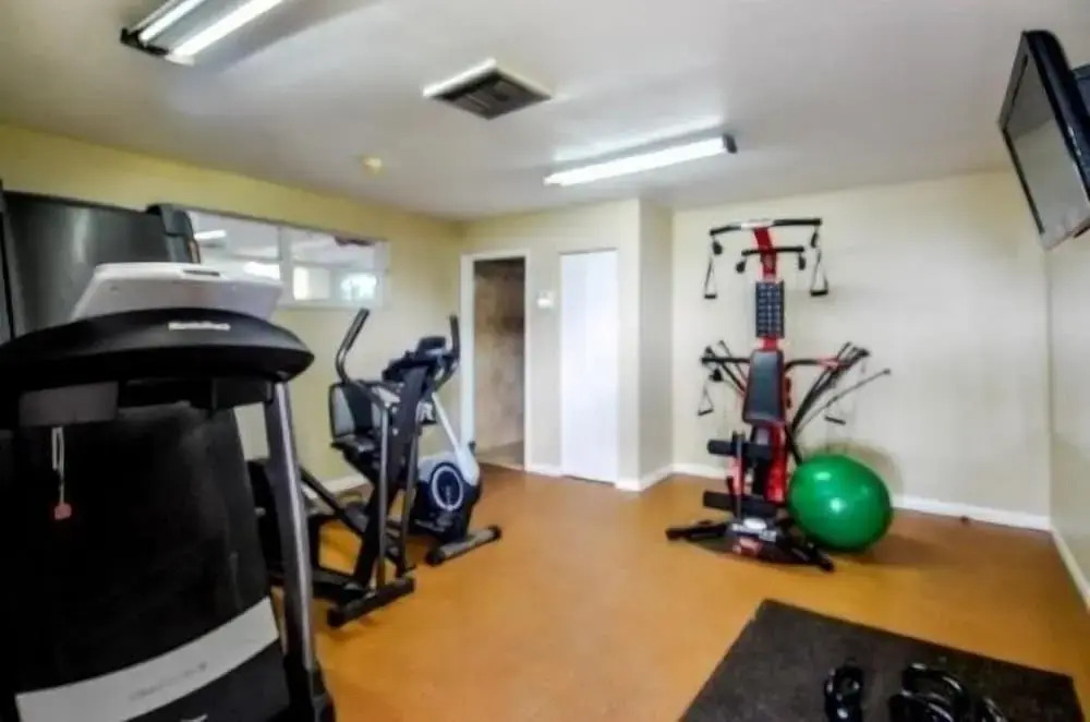 This Oceanfront Condo Is Absolutely Beautiful. 2 Bedroom Condo by RedAwning