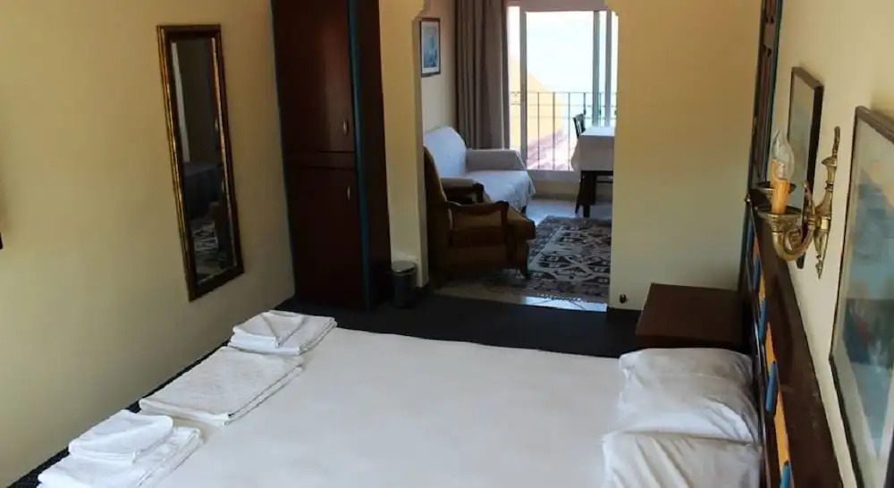 Foca Yali Hotel