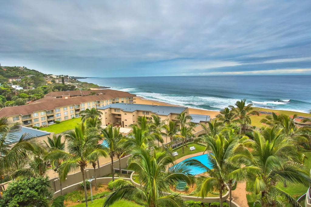 504 Ballito Manor View-Luxury home on the main beach