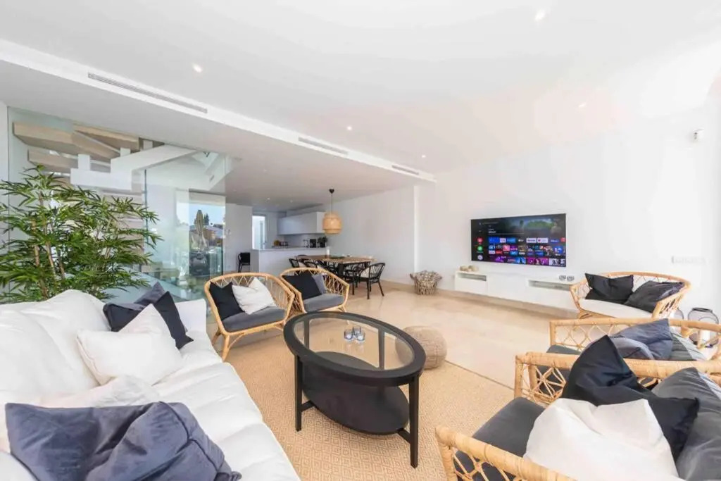 New Top Townhouse With Private Pool/4Bdr/3.5Bath