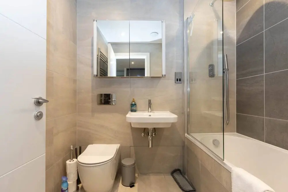 Tranquil & Stylish 1 Bedroom Flat With Private Balcony