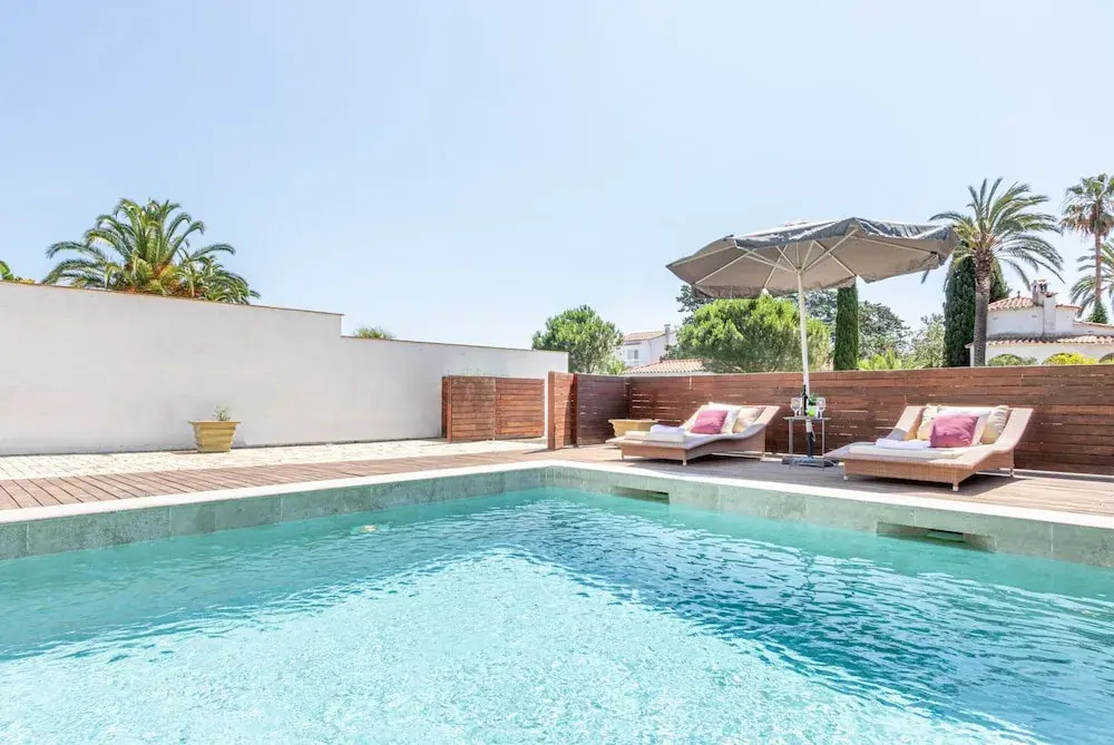 Villa in Empuriabrava With Pool & Boat Mooring