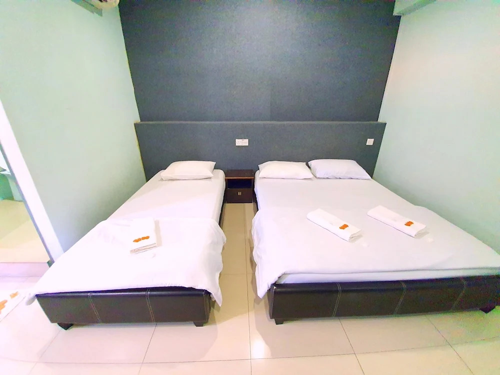 OYO 89737 Hotel Tishoa