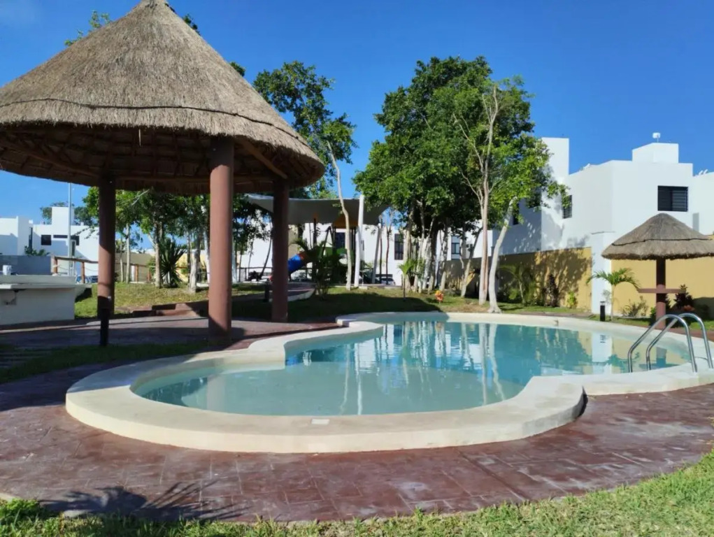 Casa en privada con alberca, Excelente para vacaciones y descanso