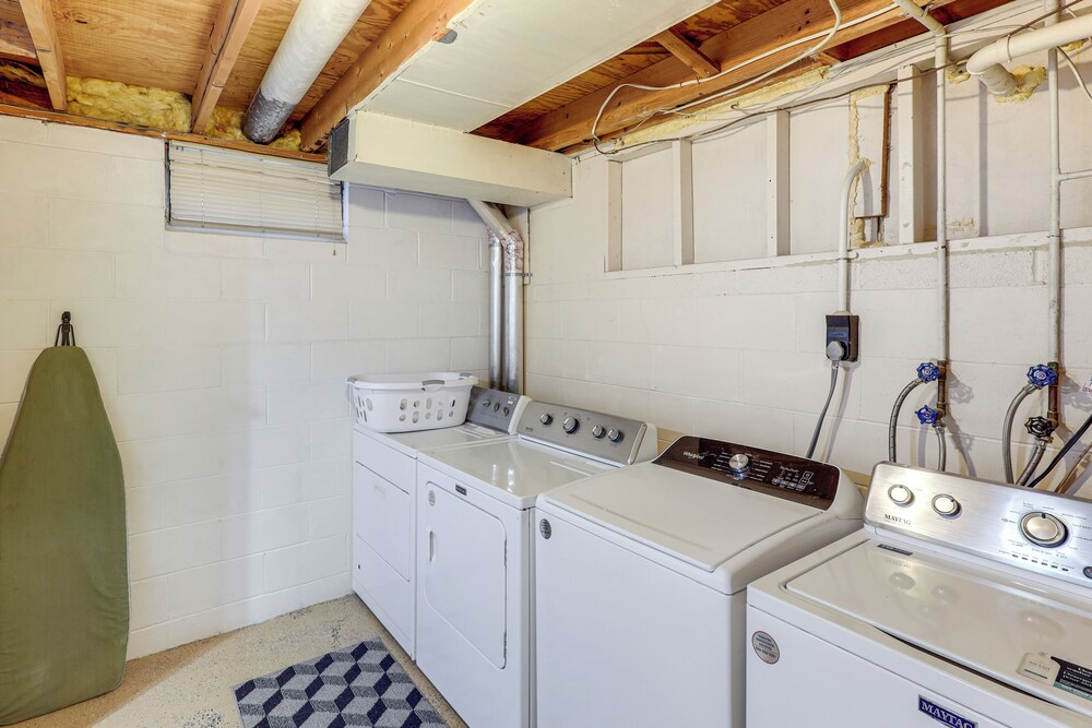 Bring the Family! Suburban Home w/ Yard in Omaha