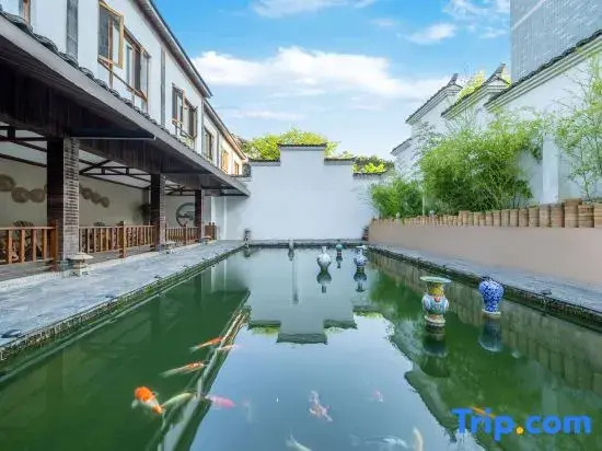 Taoshe Resort Hotel (People's Square Taoyangli Scenic Area Branch)