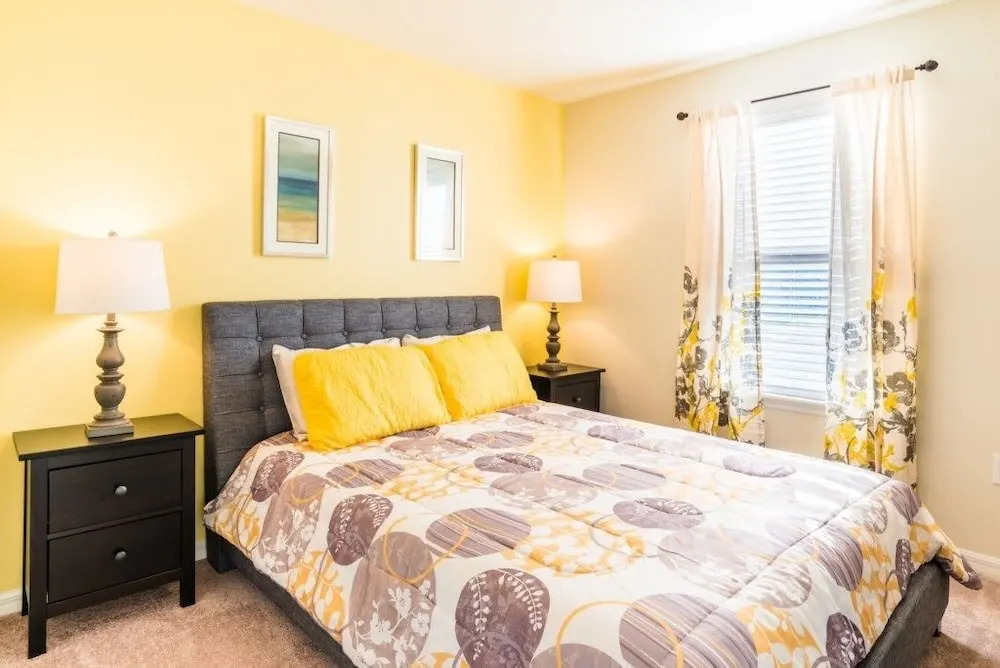 Windsor at Westside 2078 - Five Bedroom Townhome with Private Pool