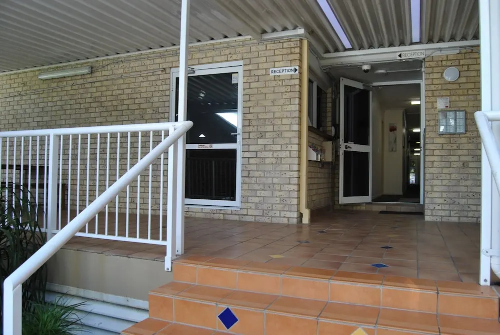Budds Beach Apartments