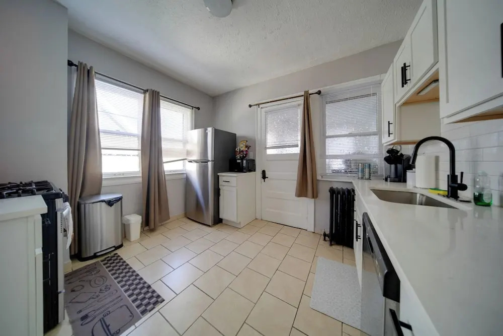 Deck, Pool Table! Walkable Cleveland Heights Apt