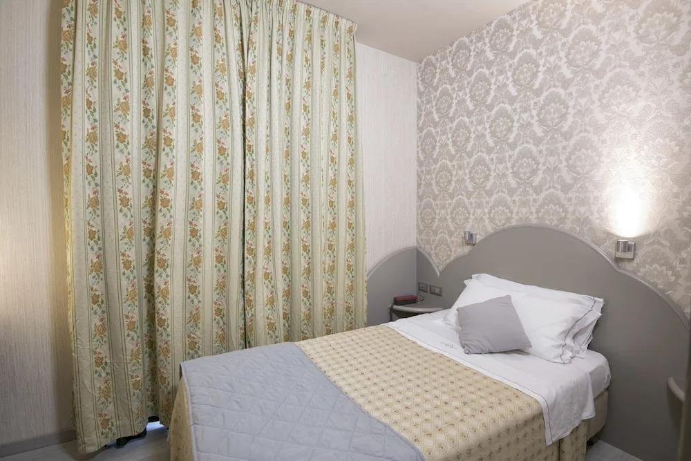 Marchi Hotel