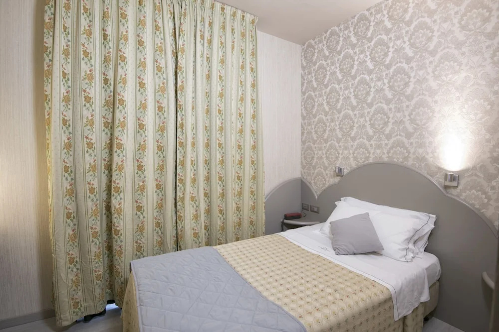 Marchi Hotel