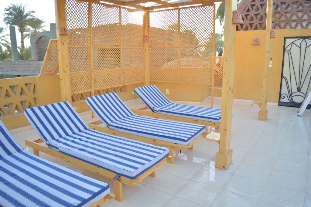 Jewel Howard Carter Hotel