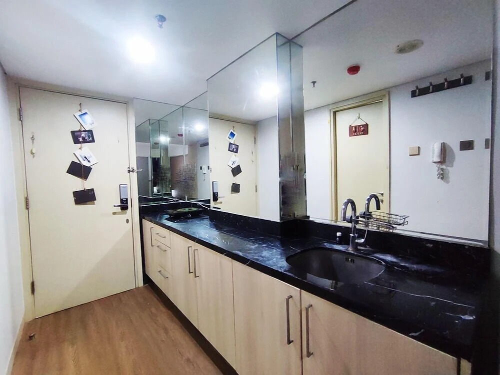 New Furnished Studio Room Apartment At Warhol (W/R) Residences