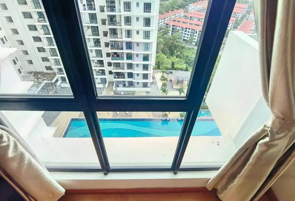 B1606 Platino ParadigmMall Netflix PoolViewSTAY