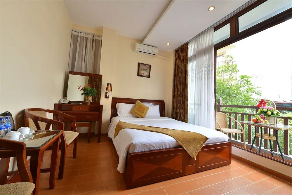Hanoi Silver Moon Lakeview Hotel