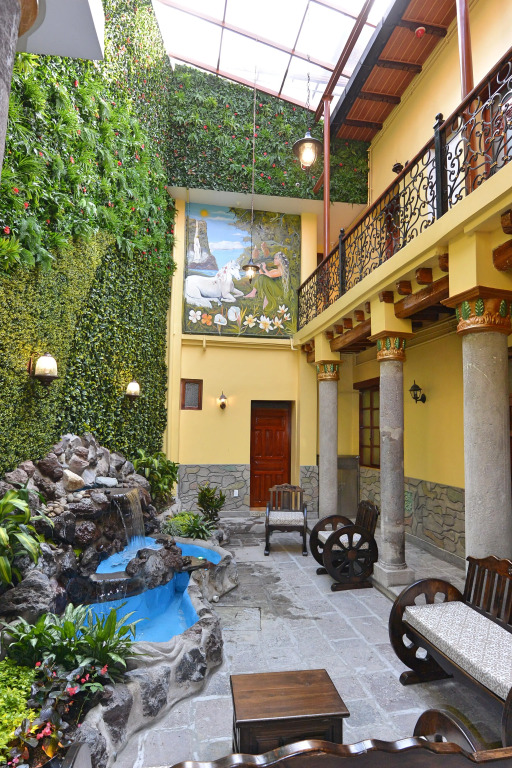 Hotel La Basílica Quito