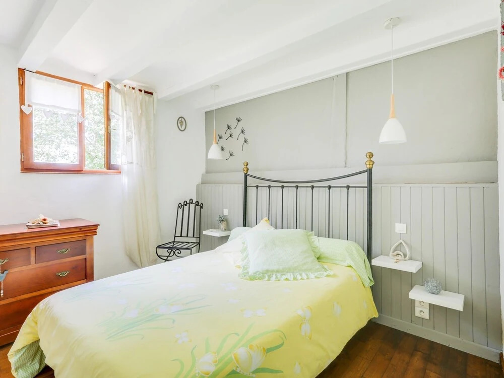 Holiday Home in Laluque with Terrace, Garden And Barbecue