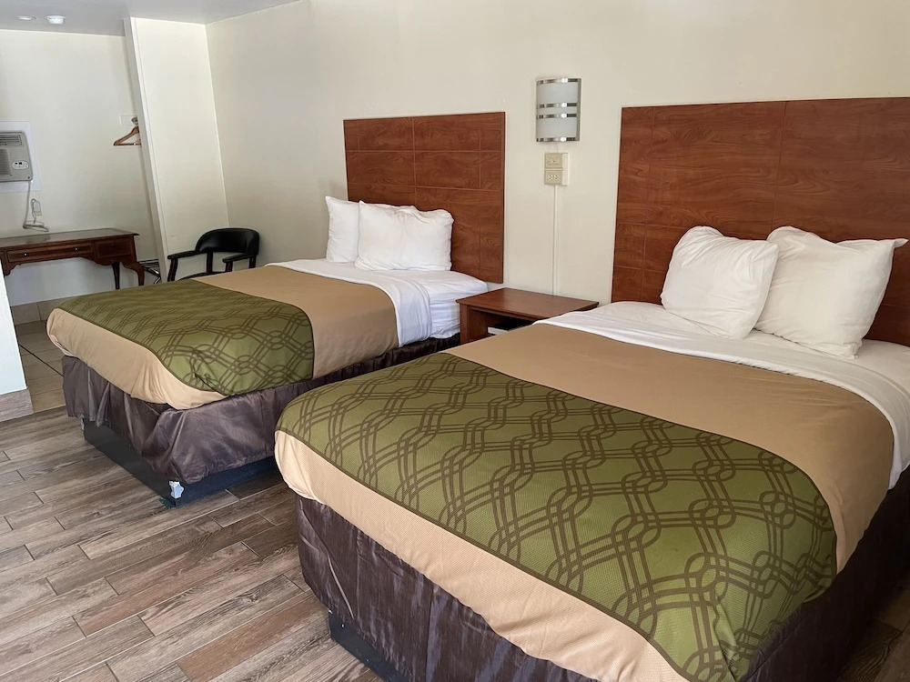Evergreen Inn and R.V