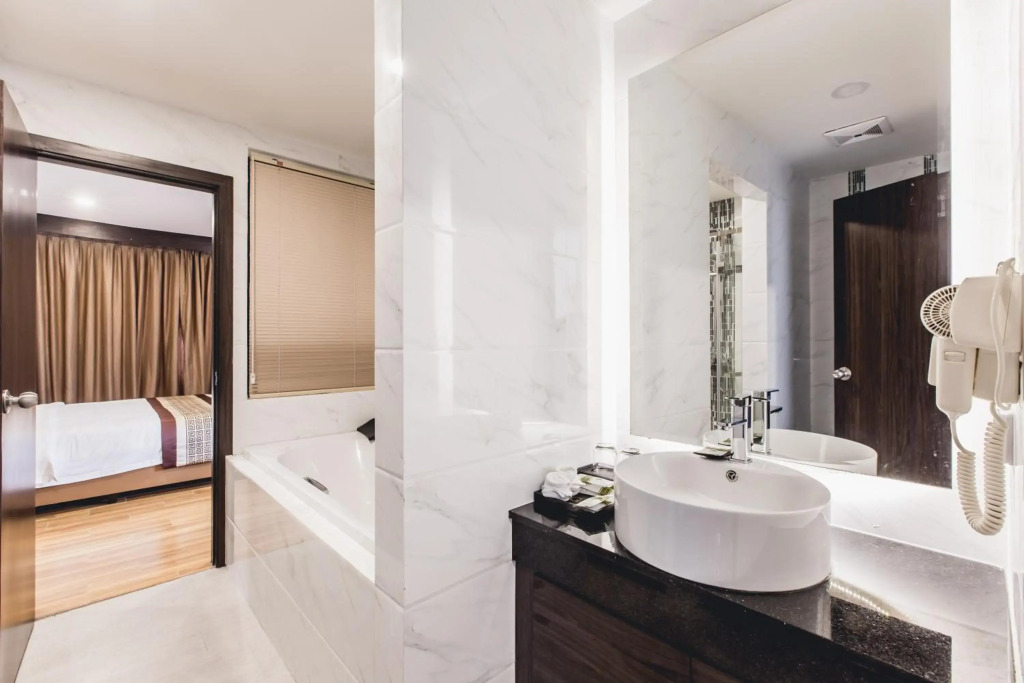 Golden Jomtien Beach Hotel