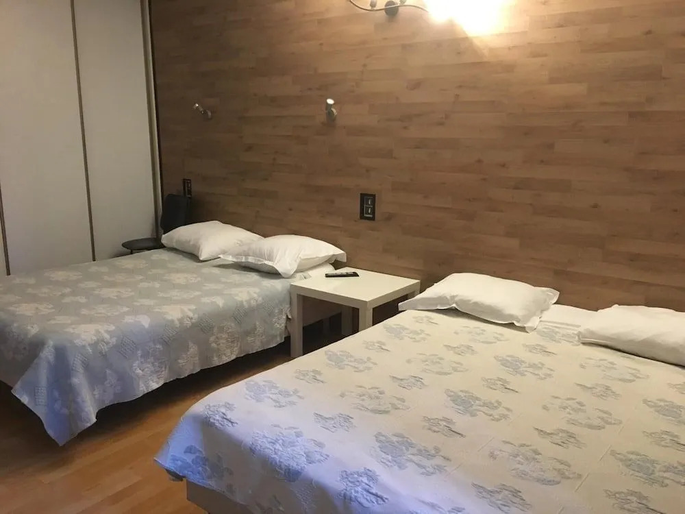 HOTEL LA GARENNE